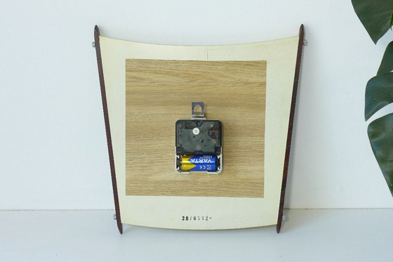 Image 1 of Vintage wandklok JUNGHANS uit de jaren 60/70, minimalistisch, atomisch Deens design, teakhout.