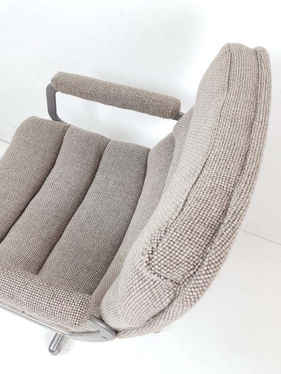 Image 1 of Chaise de bureau Artifort vintage | fauteuil pivotant laine beige sable tissu De Ploeg