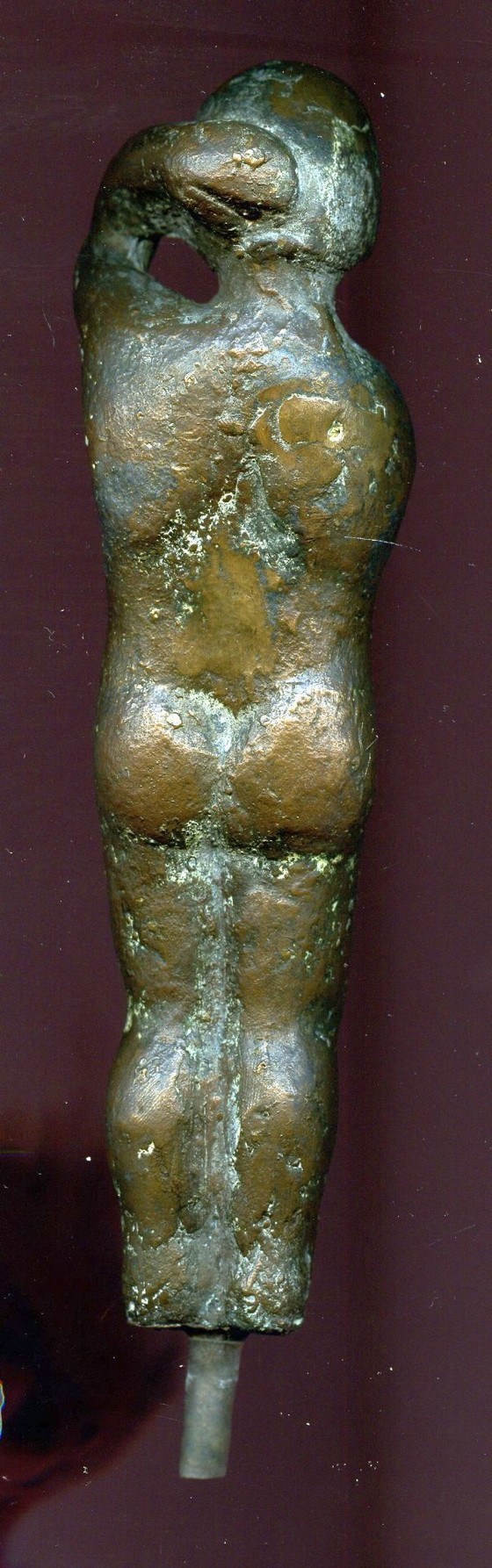 Image 1 of Statua di bronzo che fa il pollice alla ragazza