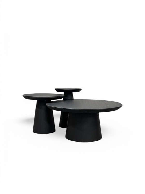 Image 1 of Tables basses en chêne massif noir