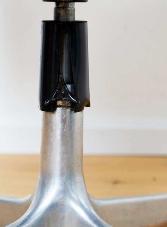 Image 1 of Silla giratoria Osvaldo Borsani P125 para Tecno Milano