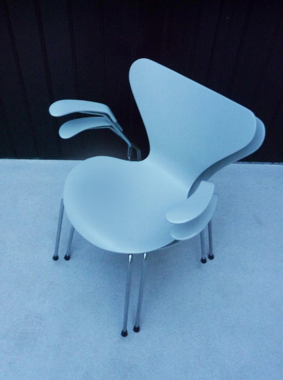 Image 1 of Chaise Mod. 3207 Arne Jacobsen PIG