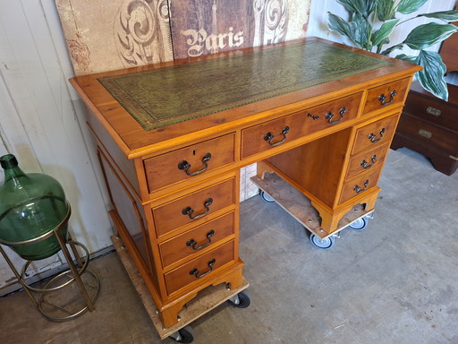 Bureau anglais classique, table à écrire, bureau avec incrustation de cuir, 122x61cm et 77cm de haut

