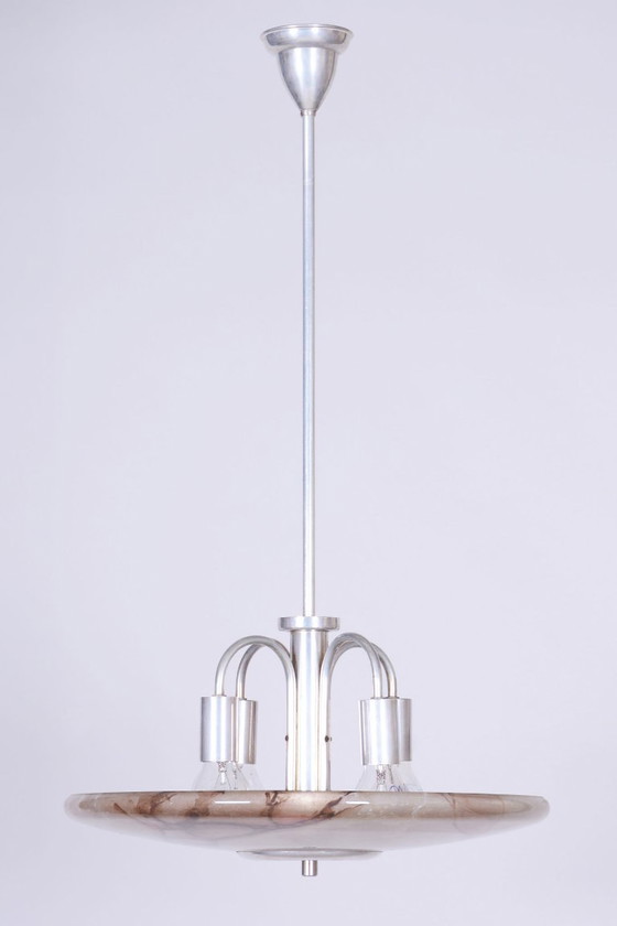 Restaurierter Art-Deco-Kronleuchter, Aluminium, Marmorglas, neu verkabelt, Tschechien, 1940er Jahre (photo 9 of 12)