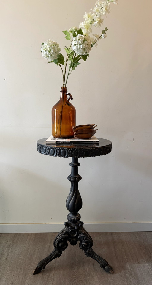 Tavolino nero in legno