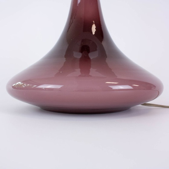 Image 1 of Lampe de table portugaise en verre opalin améthyste des années 1960