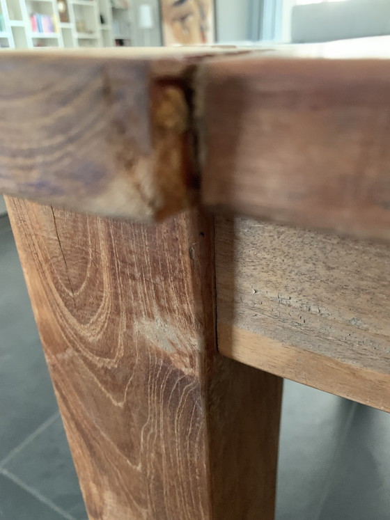Image 1 of Tafel massief van oude teak. 