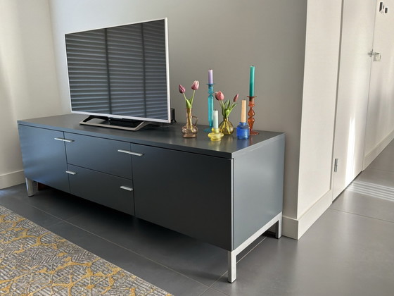 Pastoe Base buffet bas au design épuré – MDF, Métal (photo 4 of 5)