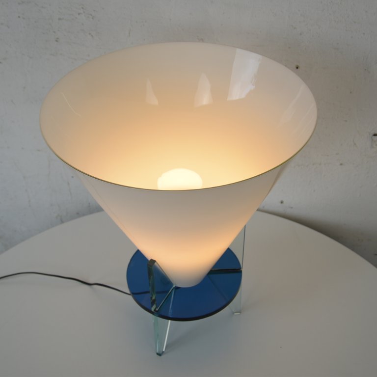 1x Otero 2748 table light | €670 | Whoppah