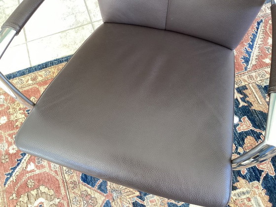 Image 1 of Poltrona girevole e reclinabile in pelle