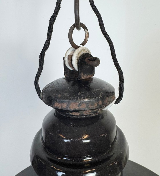 Image 1 of Industriële Duitse zwarte emaille hanglamp met glazen kap, jaren 30