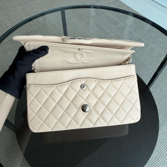 Image 1 of Chanel Classic Flap Medium - 25 cm gewatteerd lamsleer beige zilverkleurige hardware Serie 15