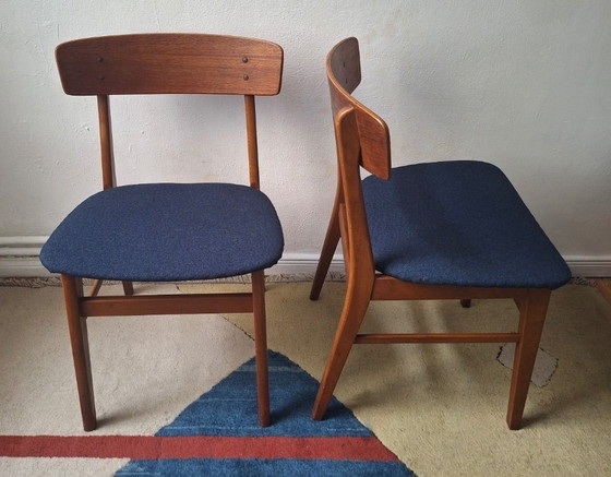 Image 1 of Een paar Deense teakhouten eetkamerstoelen uit het midden van de 20e eeuw van Farstrup, jaren 60.