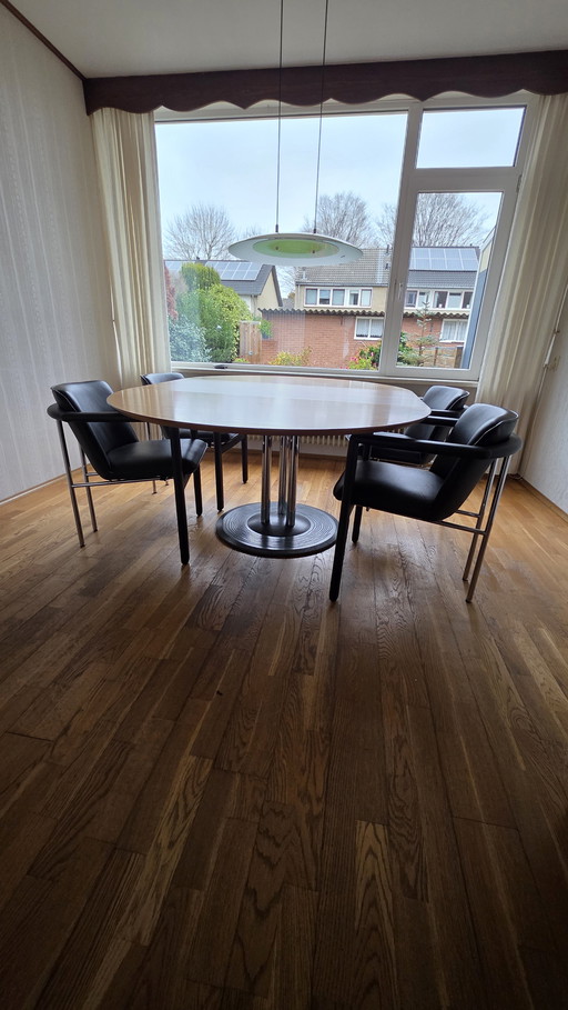 Leolux eettafelset incl. 4 Leolux stoelen