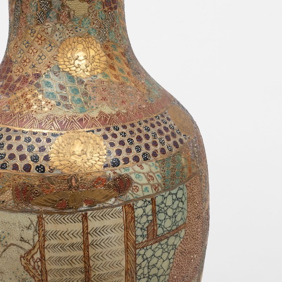 Large Japanese Royal Satsuma Vase With Figural And Gilt Decoration – Ceramic (photo 7 of 9)