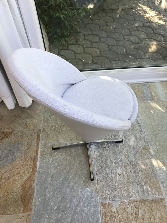 Image 1 of Vintage Cone Chair van Artifort 