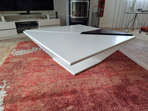 Table basse design des années 80