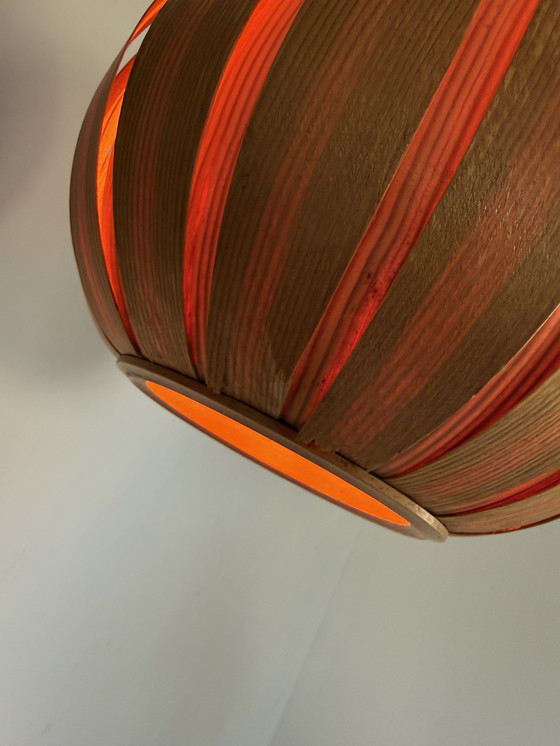 Image 1 of Lampada a sospensione vintage in legno a doghe anni '60