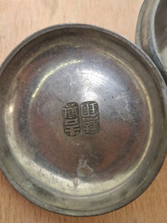Image 1 of Vassoio cinese in peltro + tazza da tè Kut Hing Swatow 1950 ca.