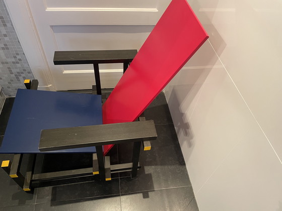 Image 1 of Rietveldstoel van Cassina genummerde editie rood/blauw/ geel
