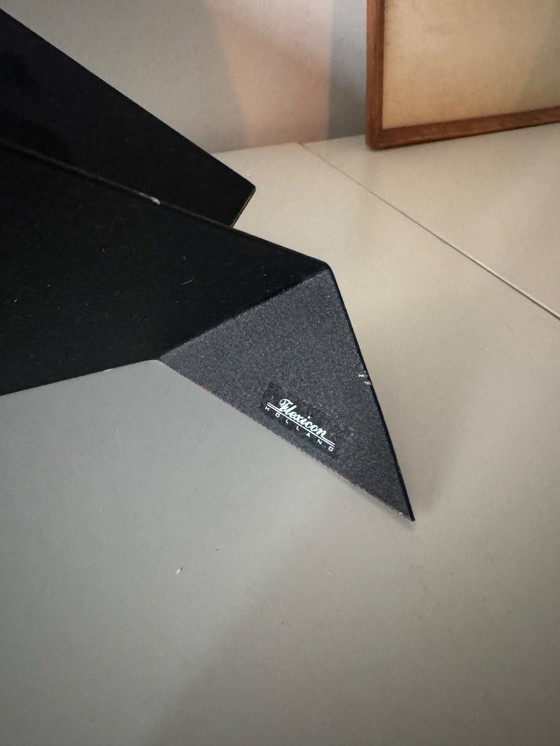 Image 1 of Minimalistische "Origami" tijdschrifthouder Dutch design