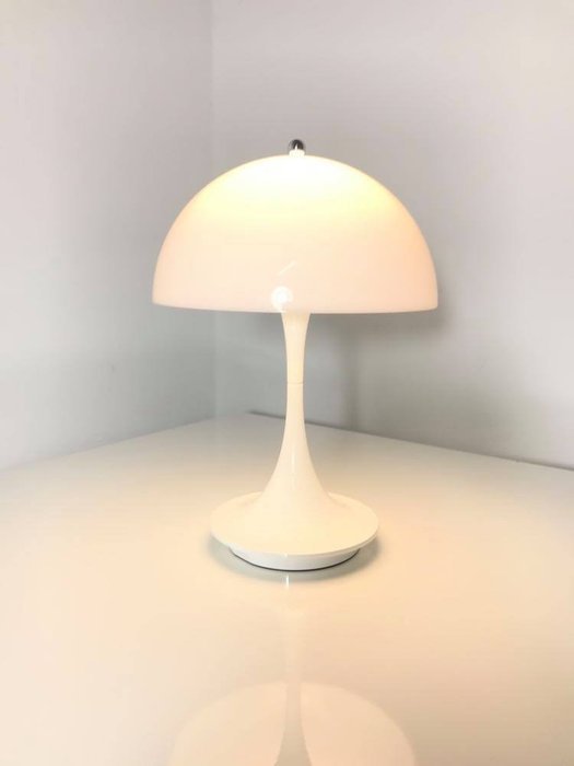 Image 1 of Panthella Portátil Blanco