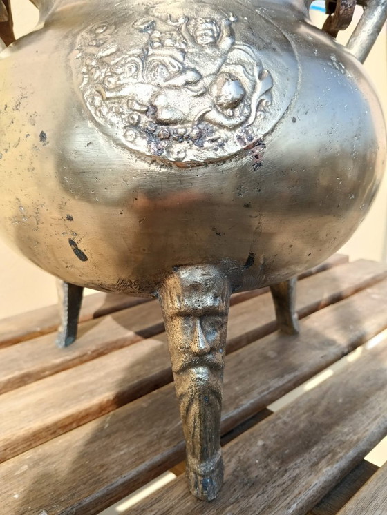 Image 1 of Tripod cauldron in brass, late 19th century Austria