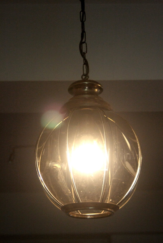 Image 1 of Lampadario in ottone con segmenti in vetro fumé, seconda metà del XX secolo