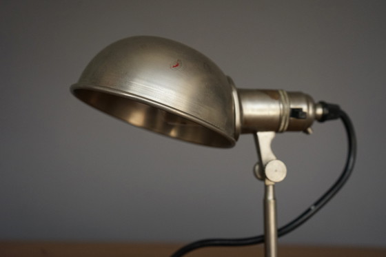 Image 1 of Vintage verstelbare industriële bureaulamp. 1930s