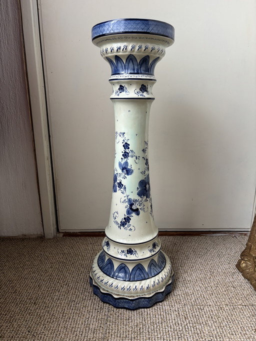 Antique earthenware piedestal delft blue