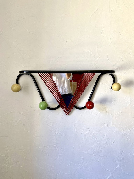 Image 1 of Wandkapstok, jaren 1950, toegeschreven aan Mathieu Matégot