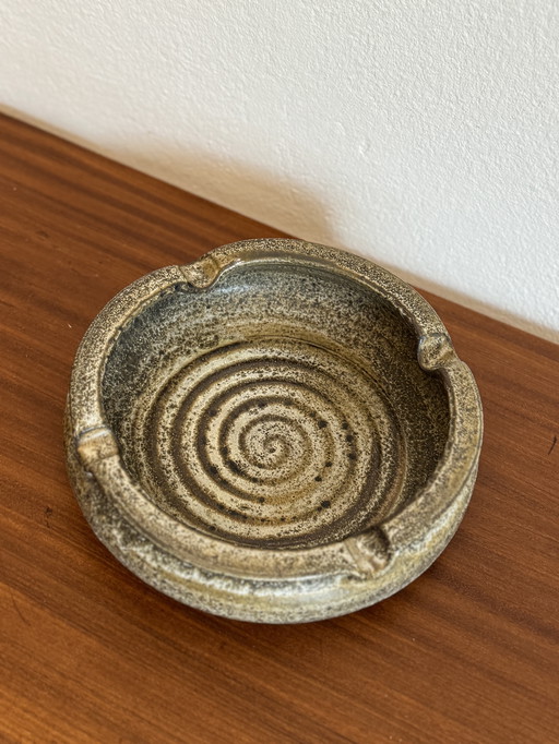 Cenicero/cuenco de cerámica brutalista vintage de los años 70