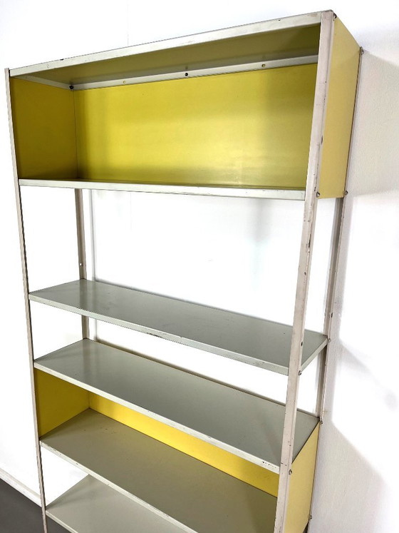 Image 1 of Armario de pared metálico de Asmeta, diseñado por Friso Kramer en 1953.