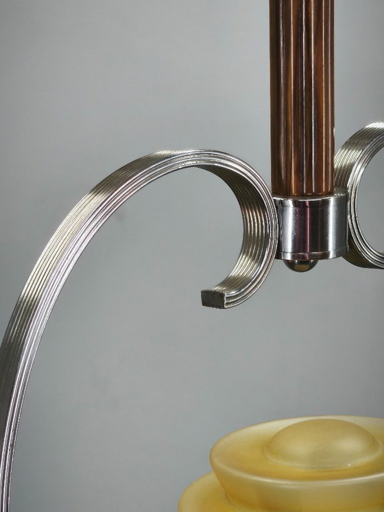 Image 1 of Lampadario ceco Art Déco degli anni '30 in cromo e vetro satinato.