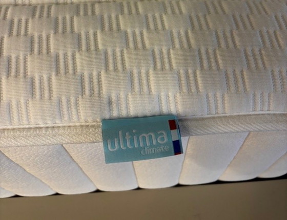 Image 1 of Letto Novamobili 180x210cm Letto da esposizione comprensivo di 2 comodini e materassi.