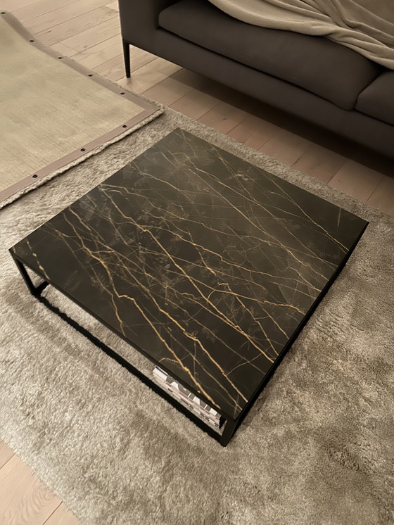 Image 1 of Natuurstenen salontafel - Janua SC54 - zwart marmer met goudader