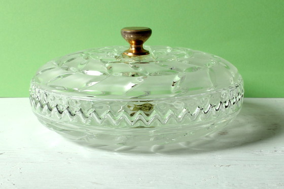 Image 1 of Walther loden kristallen schaal met deksel: Bonbonnière uit het midden van de 20e eeuw / Walther Glass / Duitsland / jaren 1960.