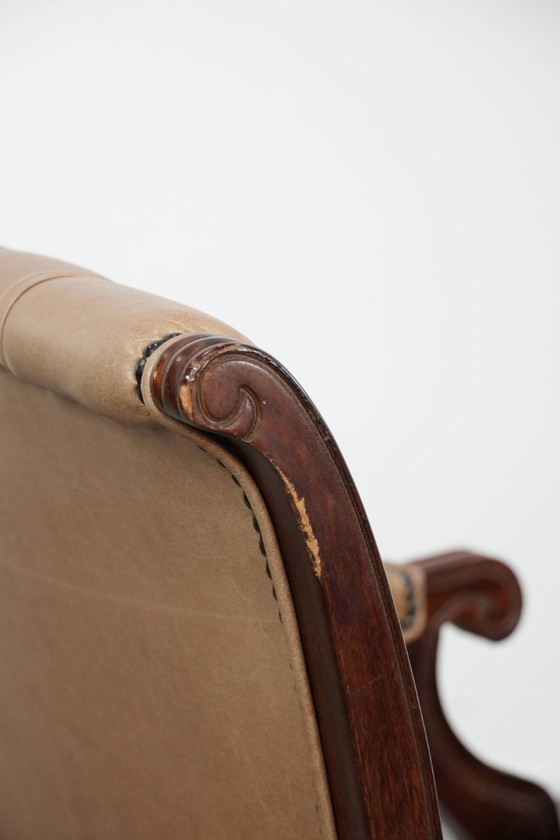 Image 1 of Rundleren en houten swiffel en tilt chesterfield bureaustoel in Engelse stijl op wieltjes