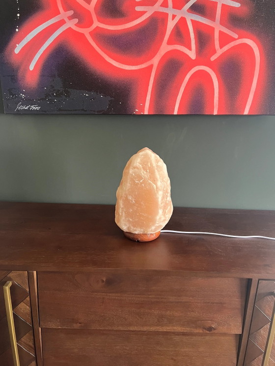 Very Large Himalayan Salt Lamp from the 70s. Creates a cozy light and a great atmosphere! – Table lamps (photo 4 of 5)