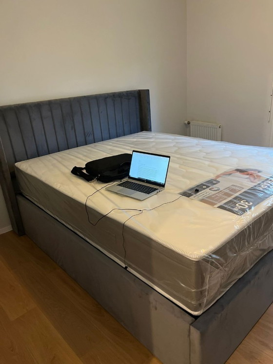 Image 1 of bed met opbergruimte en matras