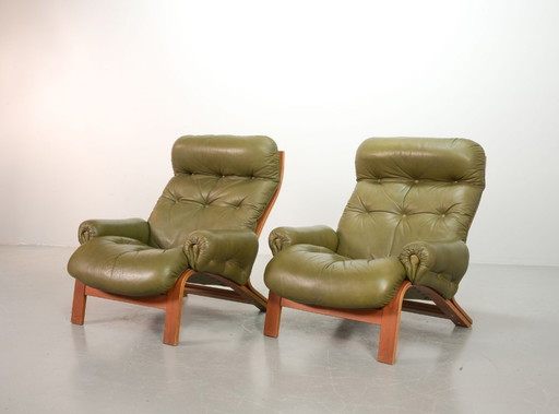 Supercomfy Mid-Century Design Set of 2 Rybo Rykken Capitonated Leather Ry-Wing Lounge Chairs by Elsa and Nordahl Solheim, 1960s.