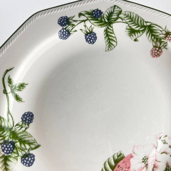Image 1 of Set van 8 Churchill dinerborden, "Victorian Orchard" patroon, Staffordshire, Engeland