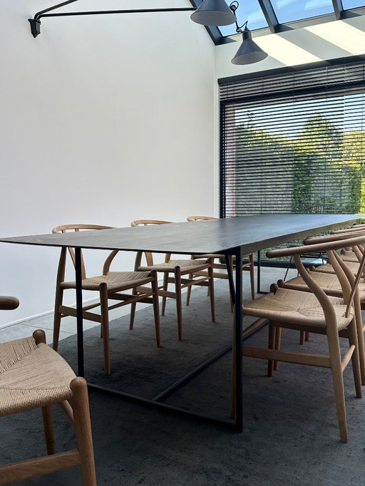 Table de salle à manger en métal