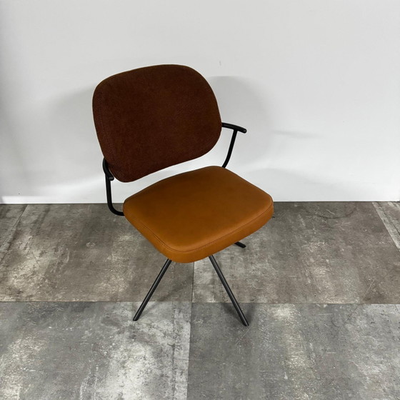 Flip 1.0  set van 4 – Bert Plantagie, Eetkamerstoelen, Plastic, Textile (photo 3 of 5)