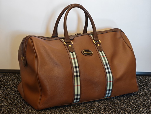 Burberry Weekender Burberry's travel bag with Entrupy certificate of authenticity – reistassen, Calfskin