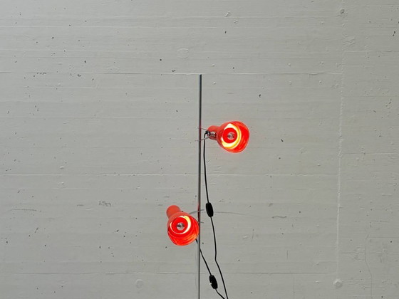 Image 1 of Minimalistische, futuristische vloerlamp van metaal uit de jaren 70.
