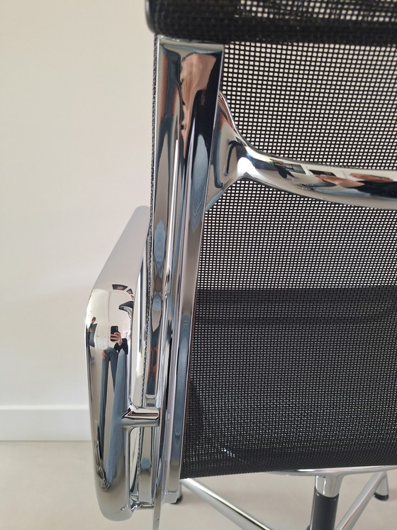 Image 1 of 6x Vitra Eames 108 netweave