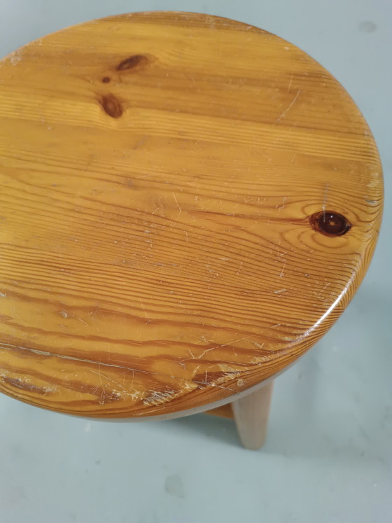 Image 1 of Sgabello vintage in legno massello di pino