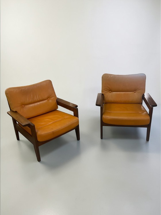 Image 1 of Mid Century Leder Sessel 1970er | Dänischer Vintage Lounge Chair aus Holz & orange Leder | Scandinavian Modern Armchair