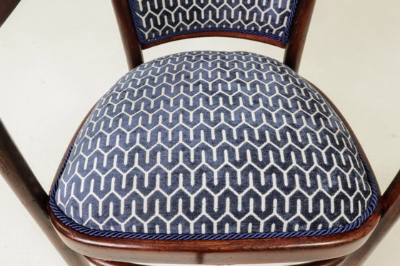 Image 1 of Paar Art-déco-Stühle, marineblauer Jacquard, Entwurf von Thonet aus dem Jahr 1910